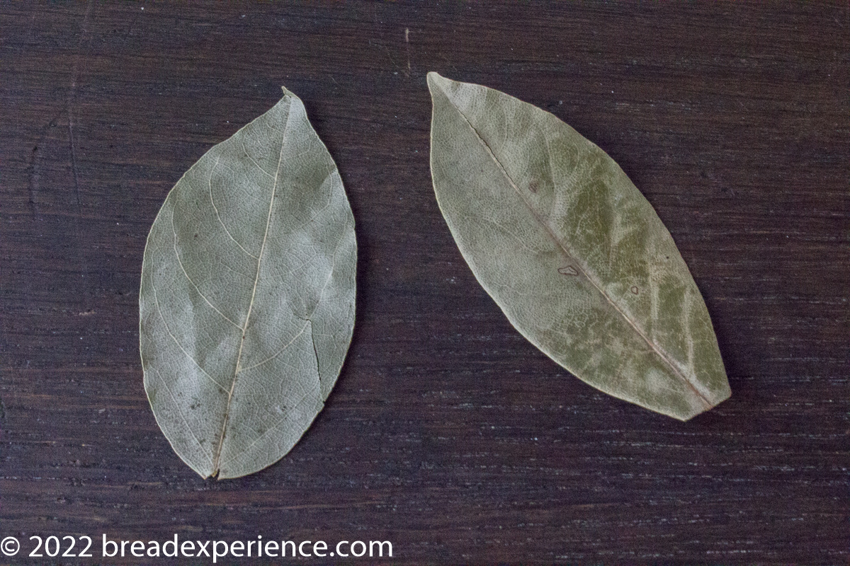 dried bay leaves