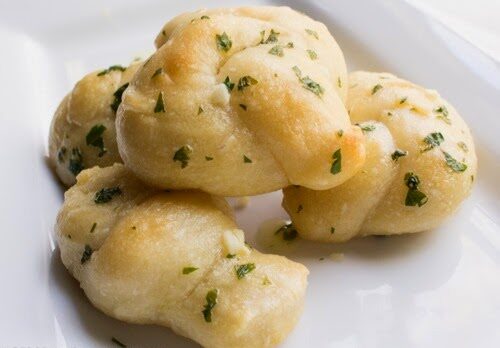 sourdough garlic knots with garlic butter